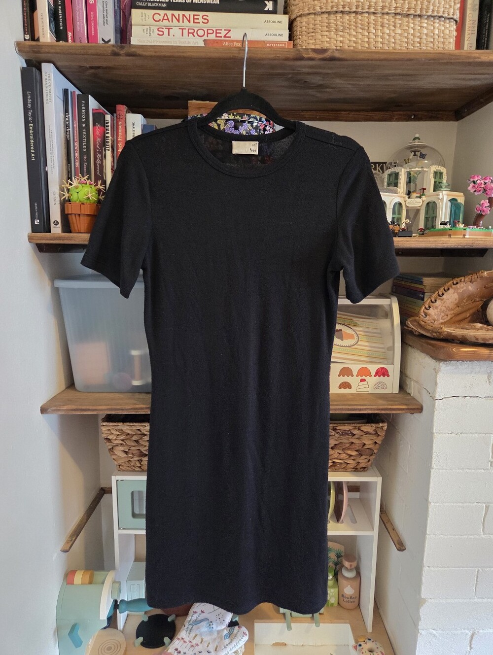 Wilfred Black Crewneck Short-Sleeve Sweater